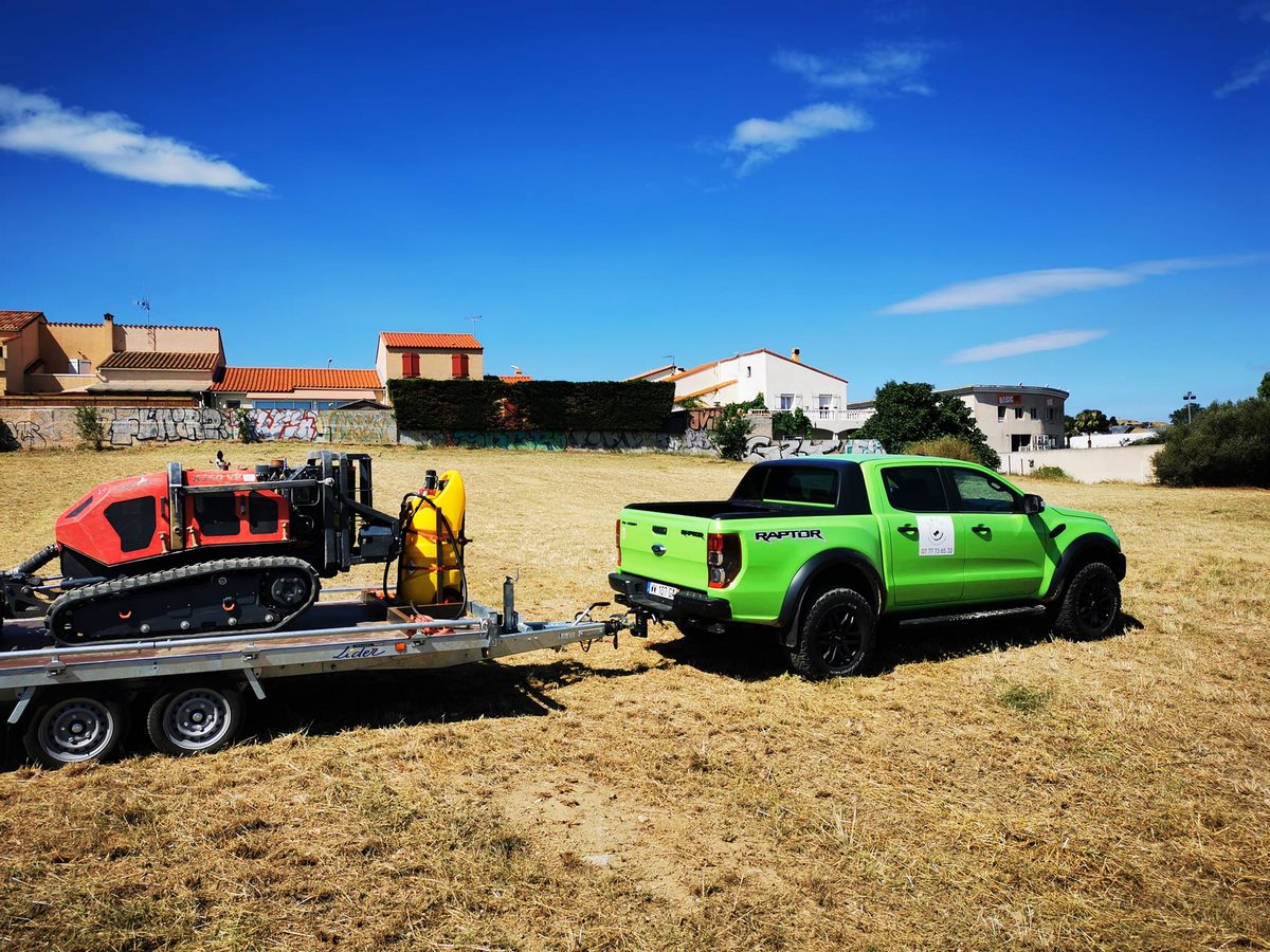 Spécialiste débroussaillage et entretien espaces verts près de Perpignan